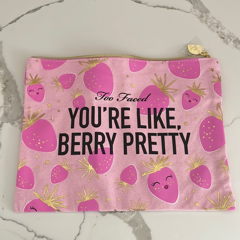 🌸5/$25🌸 Too Faced makeup bag